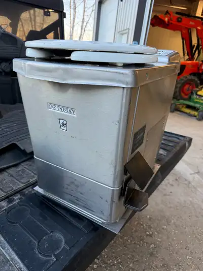 Like new , power 220vt