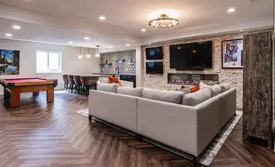 Bright and clean 3 bedroom basement with 1 bathroom in central Etobicoke. Close to 401 and 427. Laun...