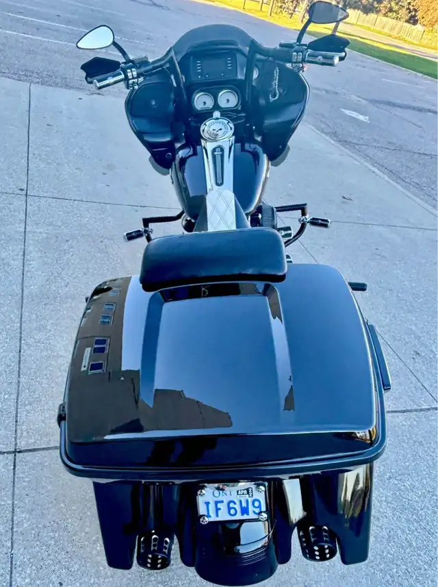 2016 HARLEY DAVIDSON ROAD GLIDE CUSTOM in Street, Cruisers & Choppers in City of Toronto - Image 6