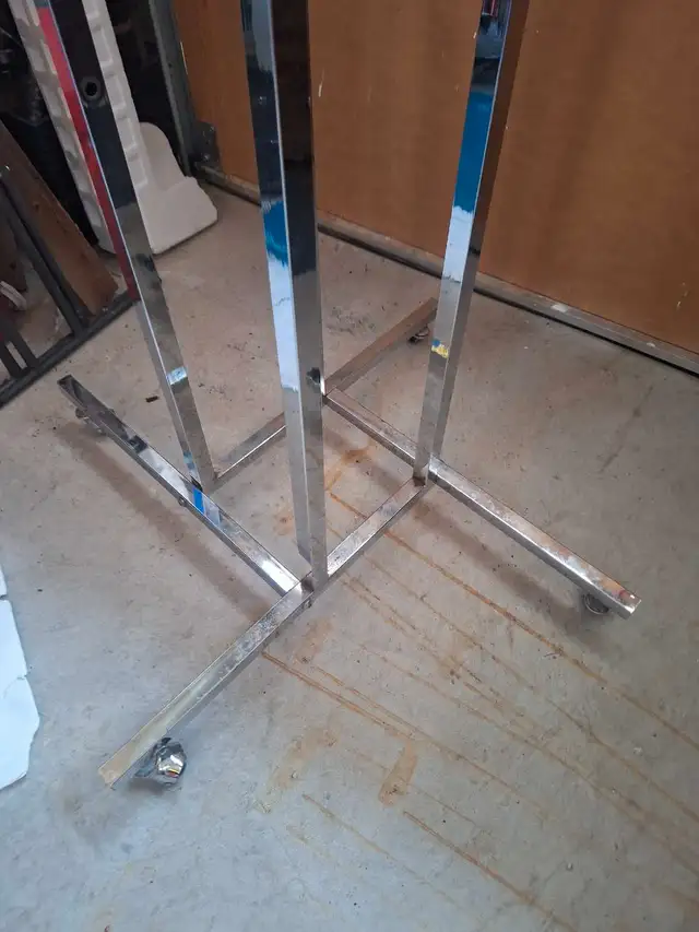 Clothing Rack, heavy duty on wheels in Industrial Shelving & Racking in Barrie - Image 3