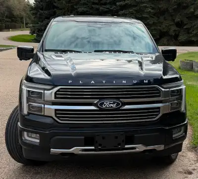 Mint like-new 2025 Platinum Plus Power Boost F-150 Blue Cruise, moonroof, 39k km, 3A coating, trunk...