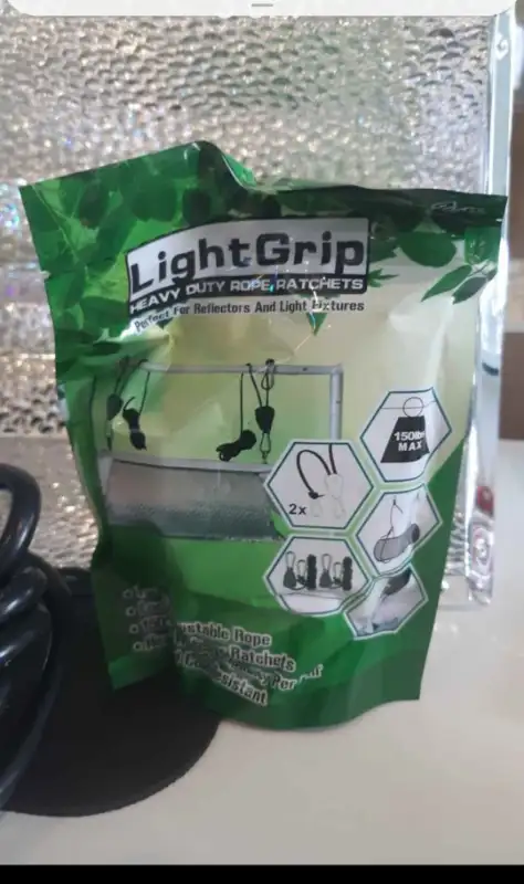 Grow light fixture in Outdoor Lighting in Kingston - Image 4
