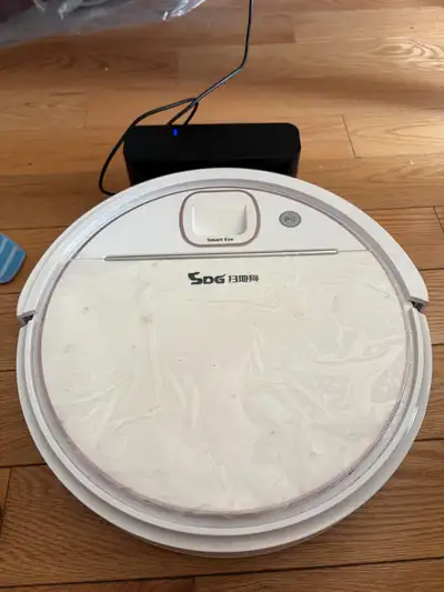 A used SDG Smart Eye vacuum. The front plastic cover is not pealed off as it’s barely used. This rob...