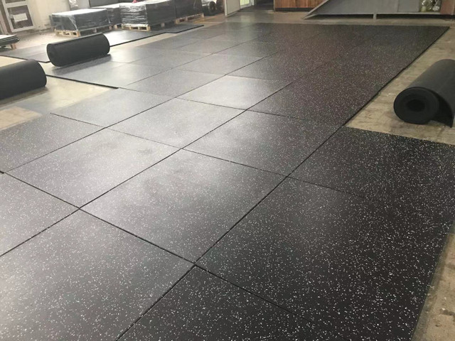 Gym Rubber Floor Tiles 15mm 1m*1m 10sqf *NEW* dans Appareils d'exercice domestique  à Ville de Montréal - Image 3