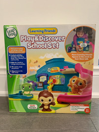 LeapFrog Learning Friends Play & Discover School Set
