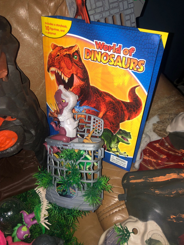 IMAGINEXT  DINO CASTLE BUNDLE  in Toys & Games in Moncton - Image 3