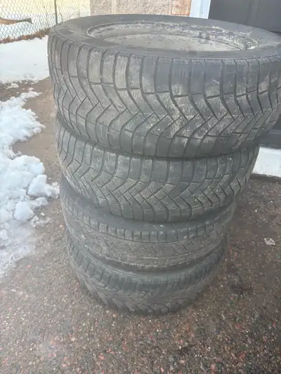 Rims off VW Jetta 2019 Probably they are 5/112 Tires are fair - 2 Pirelli and2 Antares 205/60/16 Bas...