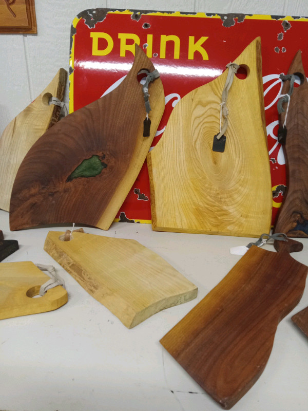 Charcuterine boards, handcrafted hardwood in Kitchen & Dining Wares in Barrie