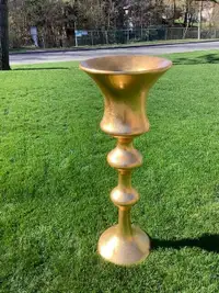 A LARGE VASE FOR WEDDINGS ETC.