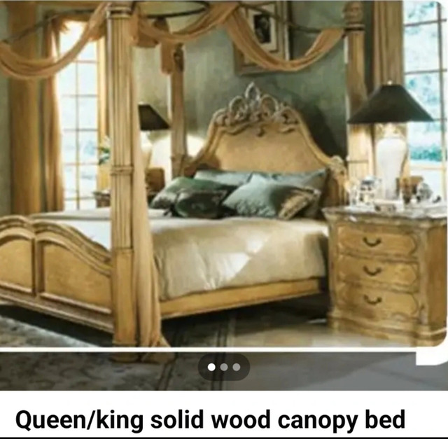 Queen/king solid wood canopy bed frame in Beds & Mattresses in City of Toronto