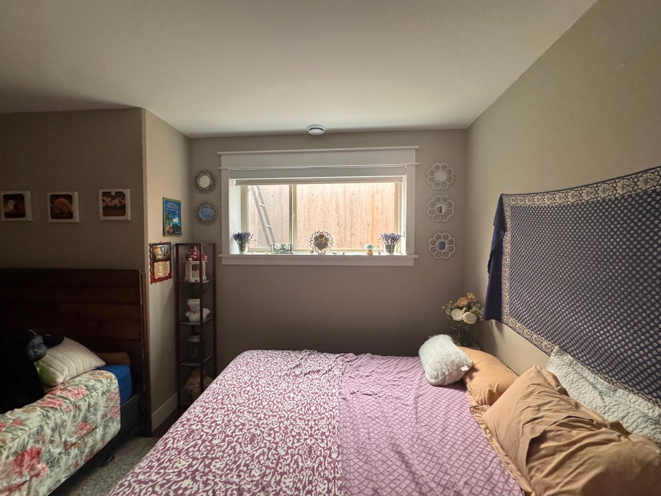 Large Modern 2-Bedroom Suite Near Kin Beach – $2,300/month 4
