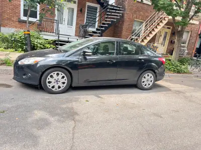 Ford focus Manuelle, 254000km Roule très bien aucun problème a signaler sur le moteur ni la boite Un...