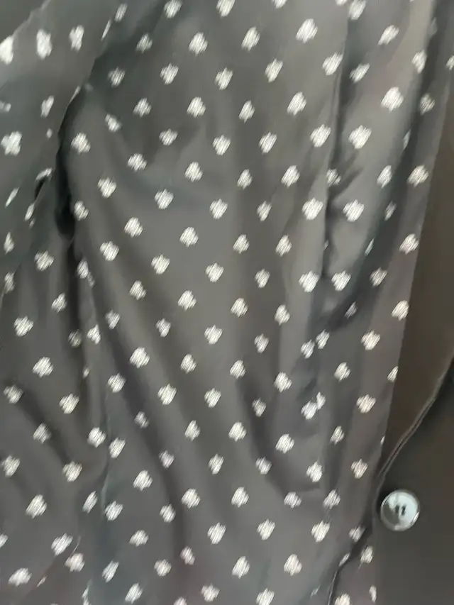 H&M Black Blazer in Women's - Tops & Outerwear in City of Toronto - Image 4