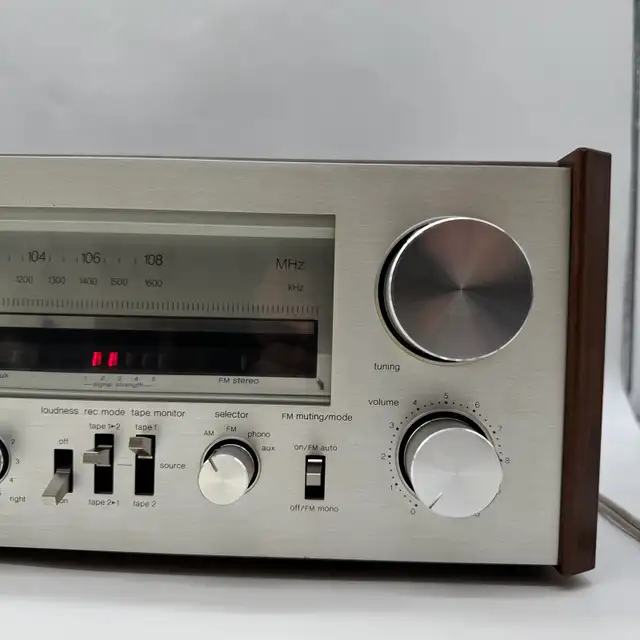 Technics SA-505 Vintage Stereo Receiver AM/FM Wood Case Japan in Stereo Systems & Home Theatre in City of Toronto - Image 5