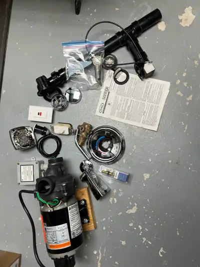 JACUZZI   Vantage  Whirlpool Bath, View more