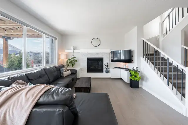 A Masterpiece of Modern Living in Sunset Ridge!62863324669570124