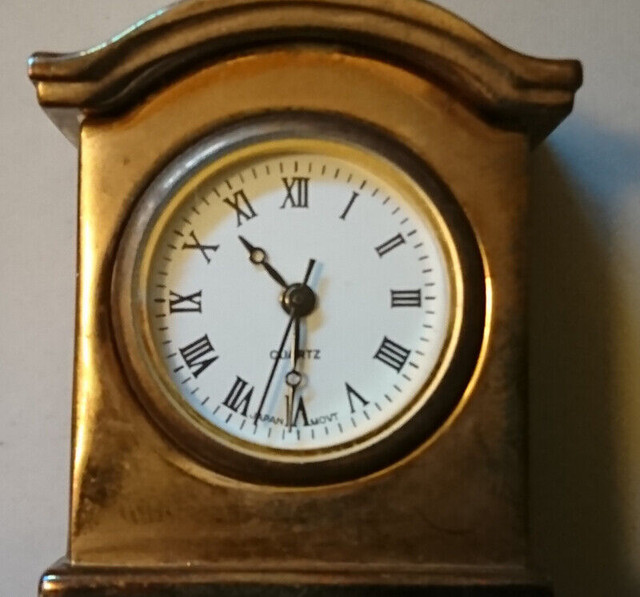 Vintage  Brass Miniature Grandfather Desk Clock in Arts & Collectibles in Oshawa / Durham Region - Image 3