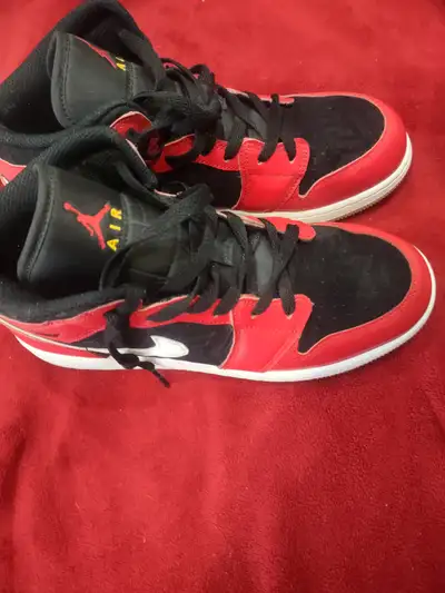 Nike Jordan 1's mid se red and black size 7y, View more