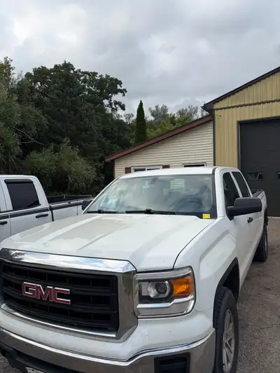2015 GMC Sierra 1500 4x4 Crew Cab 6.5’ box Good tires, have winters as well (extra) 184,000 kms Good...