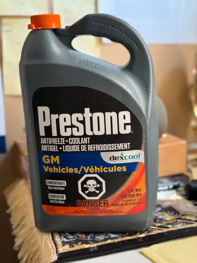 The Prestone® DEX-COOL Extended Life 50/50 Premixed Anti-Freeze/Coolant, 3.78-L, is a specially form...