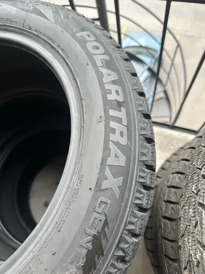 Almost new used only 3 weeks 21560r17. 5147073971