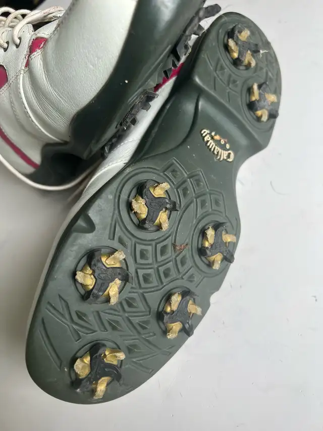 Callaway Golf Cleats Women’s Size  7 Shoes in Golf in Kingston - Image 7