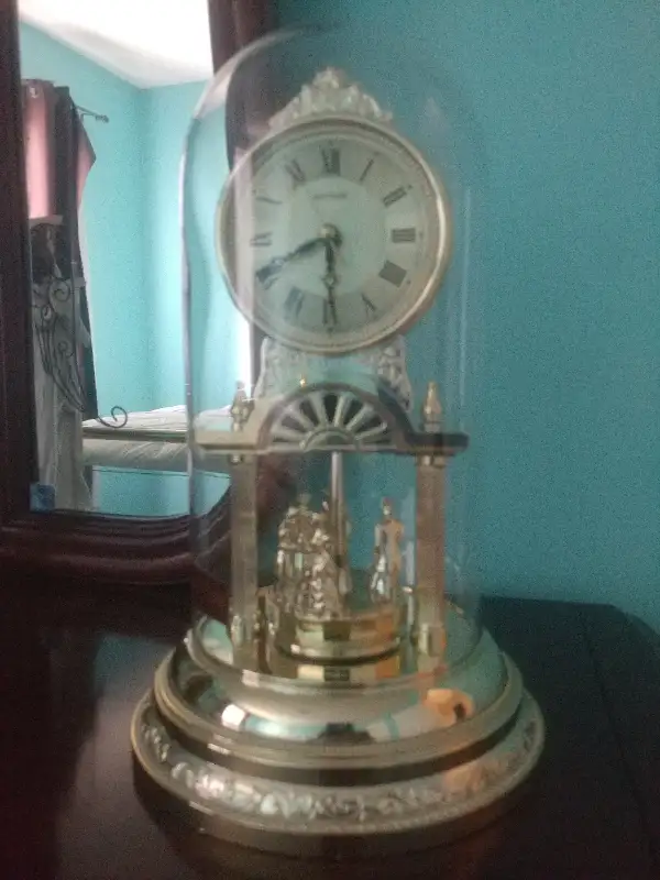 Display desk/table Clock in Home Décor & Accents in Markham / York Region - Image 2