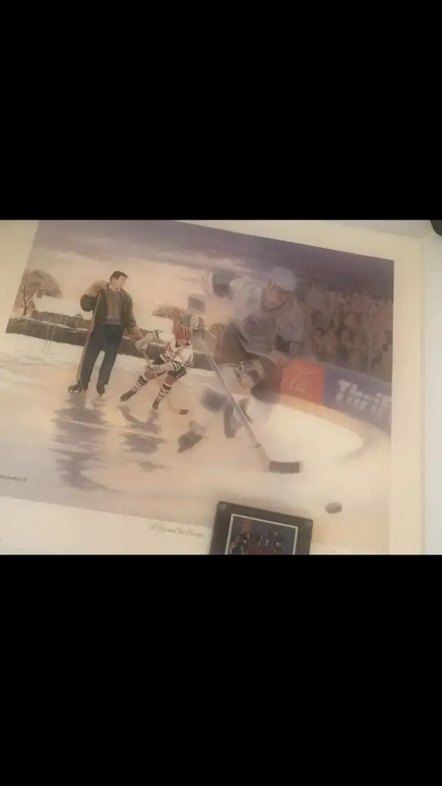 Autograph Gretzky Card and Print-Trade for electric scooter in Arts & Collectibles in Barrie - Image 2