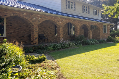 RIVER VIEW COUNTRY HOME - PRIVATE SALE — $647,700 6774 Riverview Line, Chatham, ON 2,213 sq. ft. | 4...