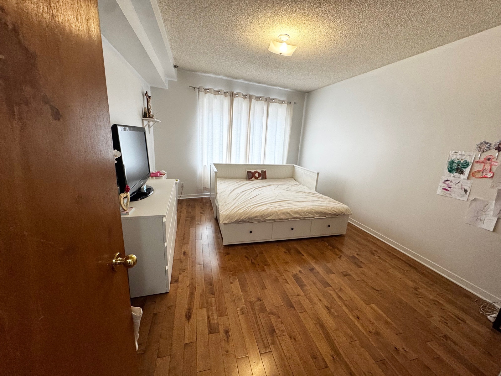 5510 Av. Robinson — photo 1