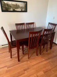 Kitchen/dining table and chairs