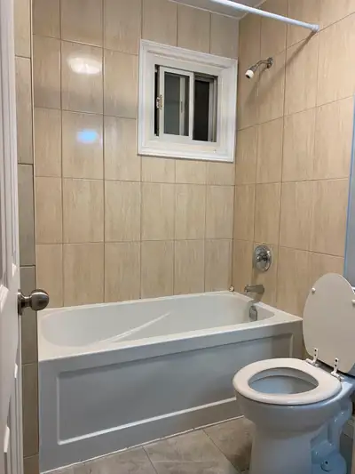 Two Bedroom Apartment, Close to Four Corners, All Inclusive!