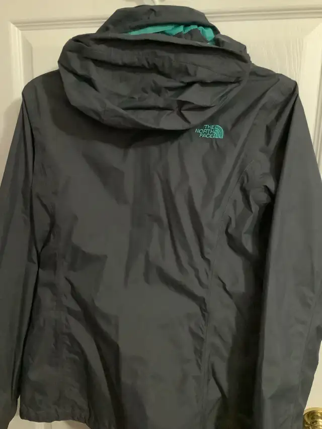 Ladies Northface Jacket in Women's - Tops & Outerwear in Summerside - Image 3
