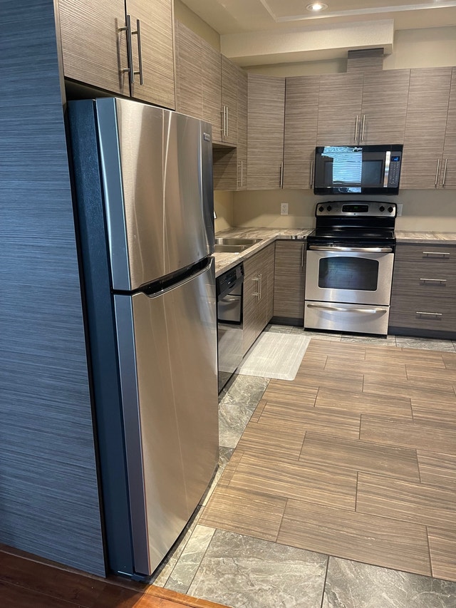 Large 1 bedroom legal suite available immediately in Summerland Long