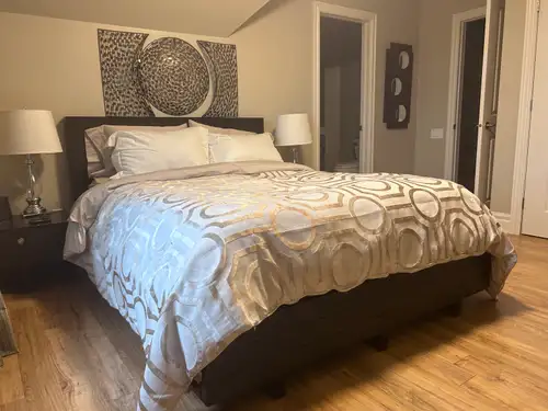 Beautifully decorated and fully finished one bedroom one bathroom loft suite with private entrance....