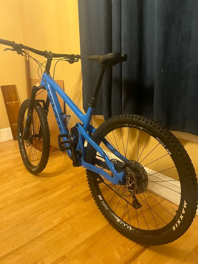 pivot ! MINT CONDITION in Mountain in Moncton - Image 2