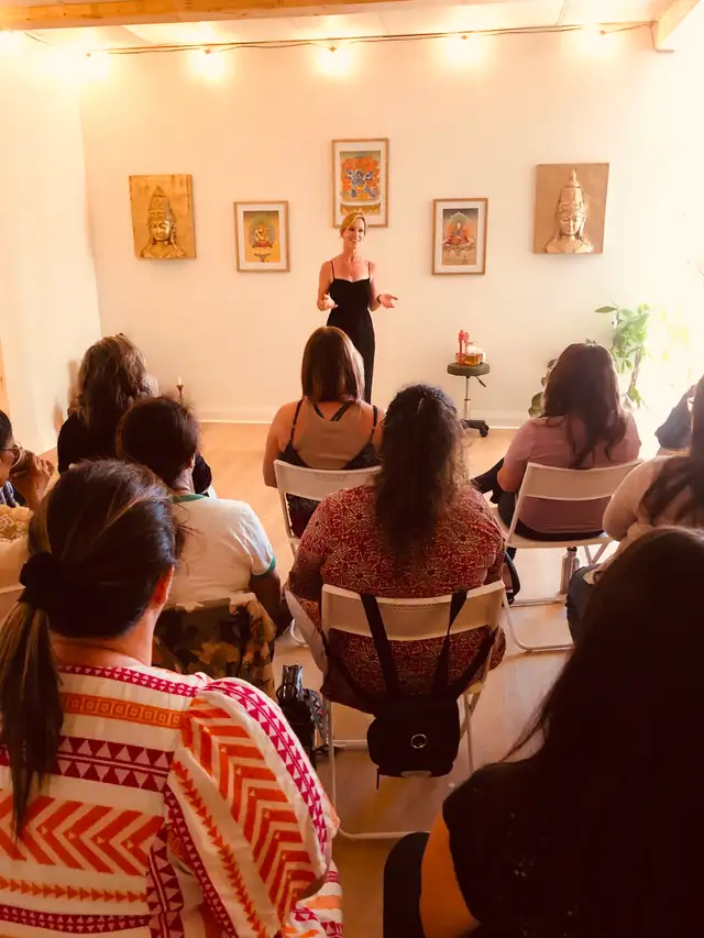 Live Audience Mediumship Readings529388130241105921