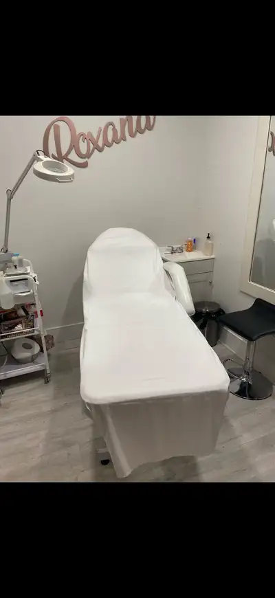 ROOM FOR RENT – SALON GABOA | VAUGHAN Beautiful private room available for rent inside Salon Gaboa i...