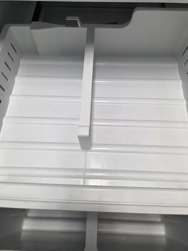 Whirpool 30 Inch stainless Steel Fridge in Refrigerators in City of Halifax - Image 8