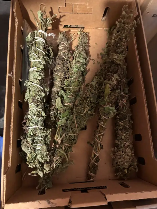 Smudge Sticks64335577748482121