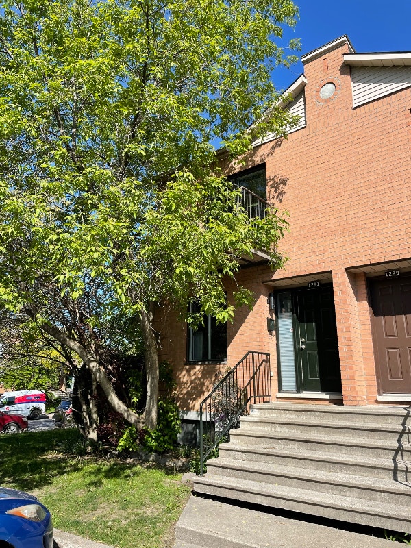 Maison en rangée à louer. Laval secteur Jolibourg Locations longue