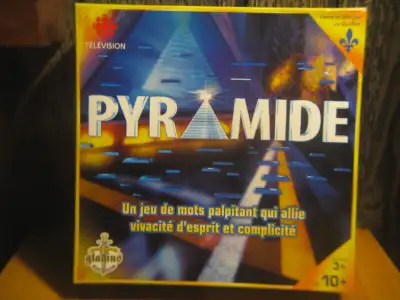 Jeu PYRAMIDE éditions gladius. Pour 10 ans et plus.