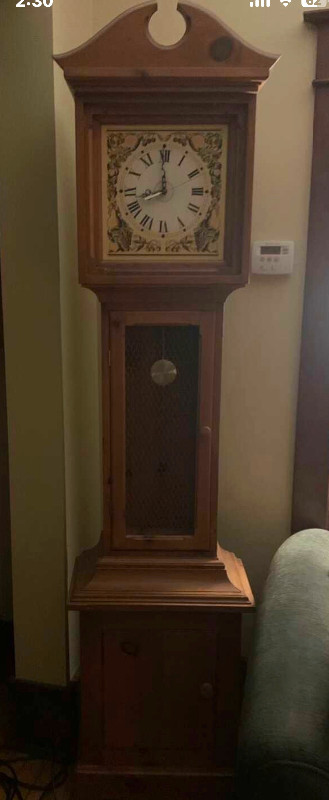 Grandfather Clock in Home Décor & Accents in Oakville / Halton Region