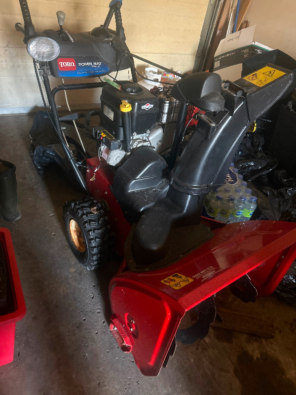 Snowblower Toro power max 826OE in Other in Gatineau