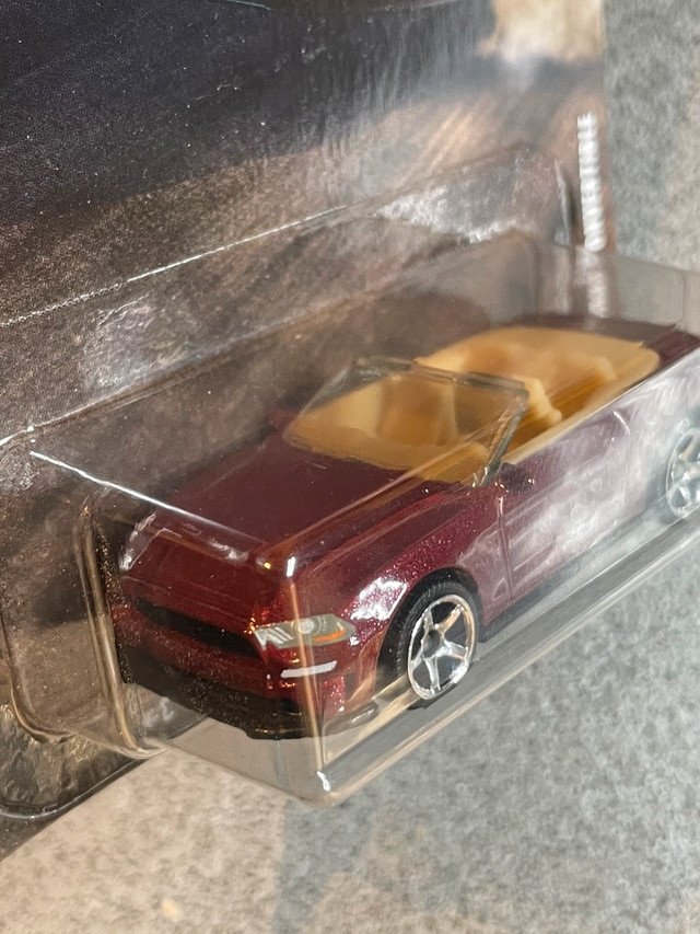 Matchbox hot wheels Ford Mustang GT convertible red   in Toys & Games in Markham / York Region - Image 2