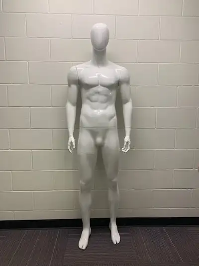 Life-size mannequin, in good condition. Measurement: Bust 40.25" x Waist 31.5" x Hips 40.25" x Heigh...