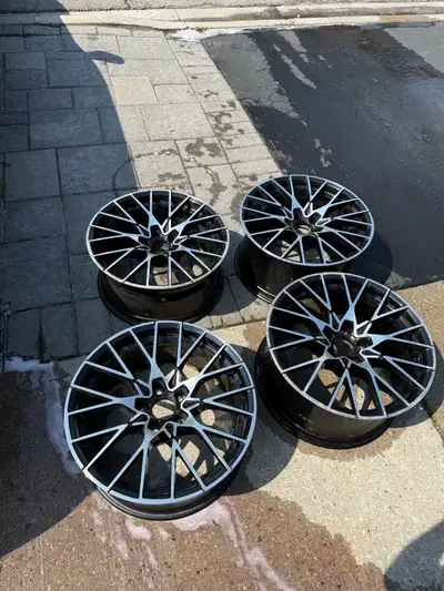 19inch rims off a m2 competition 2 of the rims have curb rash