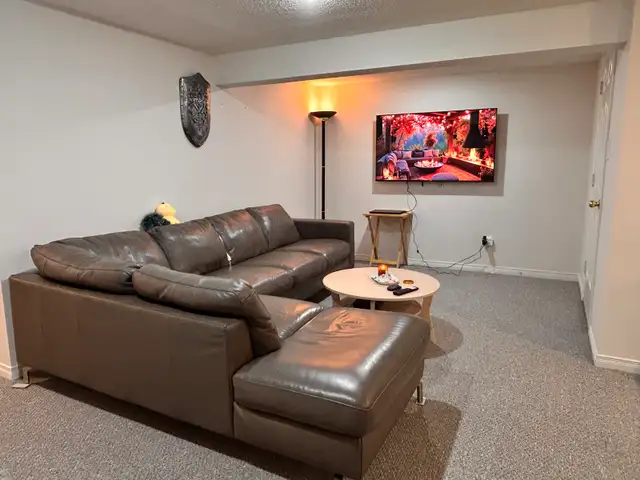  Private room for rent in Room Rentals & Roommates in City of Toronto - Image 8