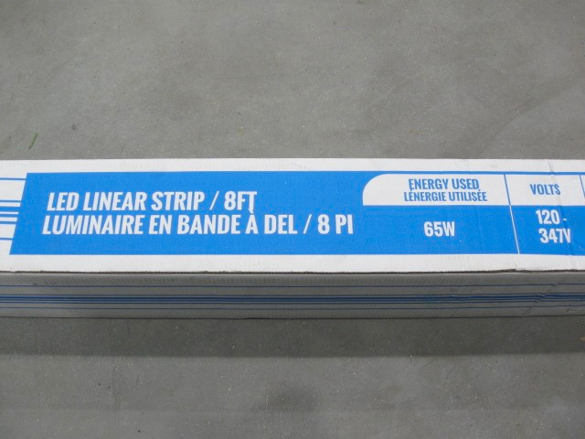 Etlin-Daniels LED Linear Light - 8ft - Model: STL82-65350-WH in Indoor Lighting & Fans in Norfolk County - Image 3