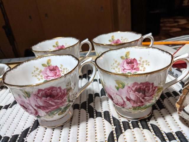 Tea mugs Royal Albert - American Beauty in Kitchen & Dining Wares in Winnipeg - Image 4
